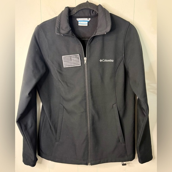 Columbia Jackets & Blazers - Columbia Women's Kruser Ridge Softshell Black Jacket with American flag patch, M